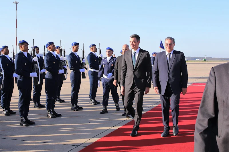رئيس حكومة إسبانيا يحط الرحال بالمغرب