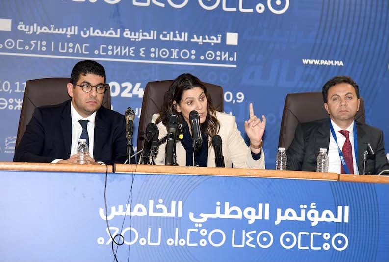  المنصوري ترد على اتهامات “بنكيران”: الله يسمح ليه واللي دار شي حاجة يتعاقب عليها”