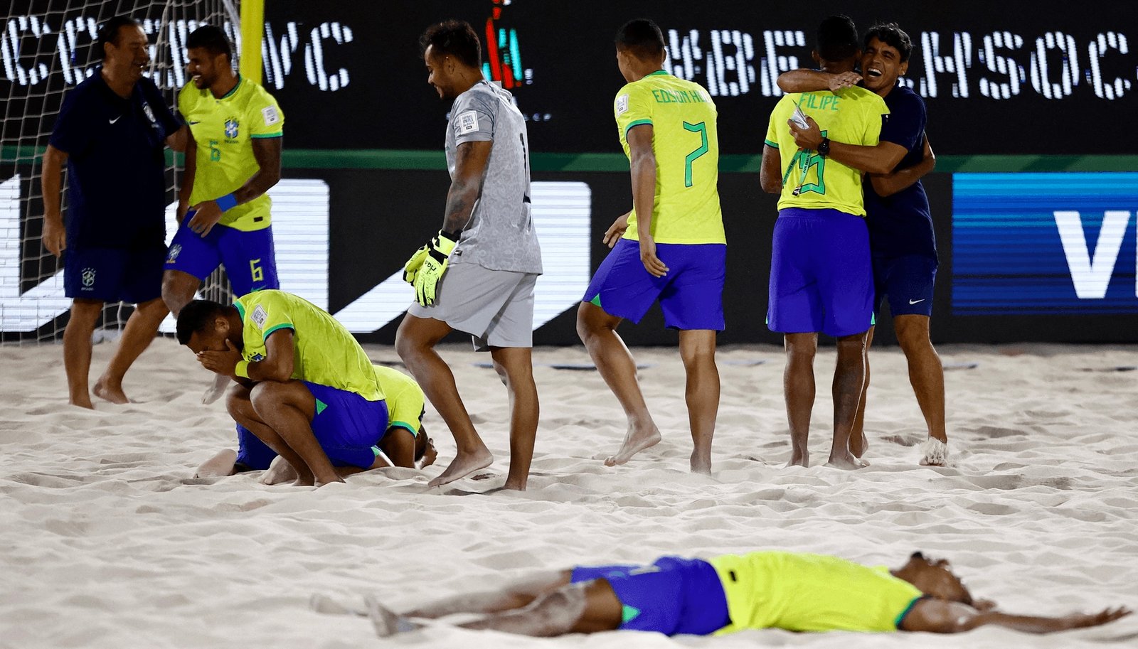 البرازيل تتوج بلقب كأس العالم لكرة القدم الشاطئية