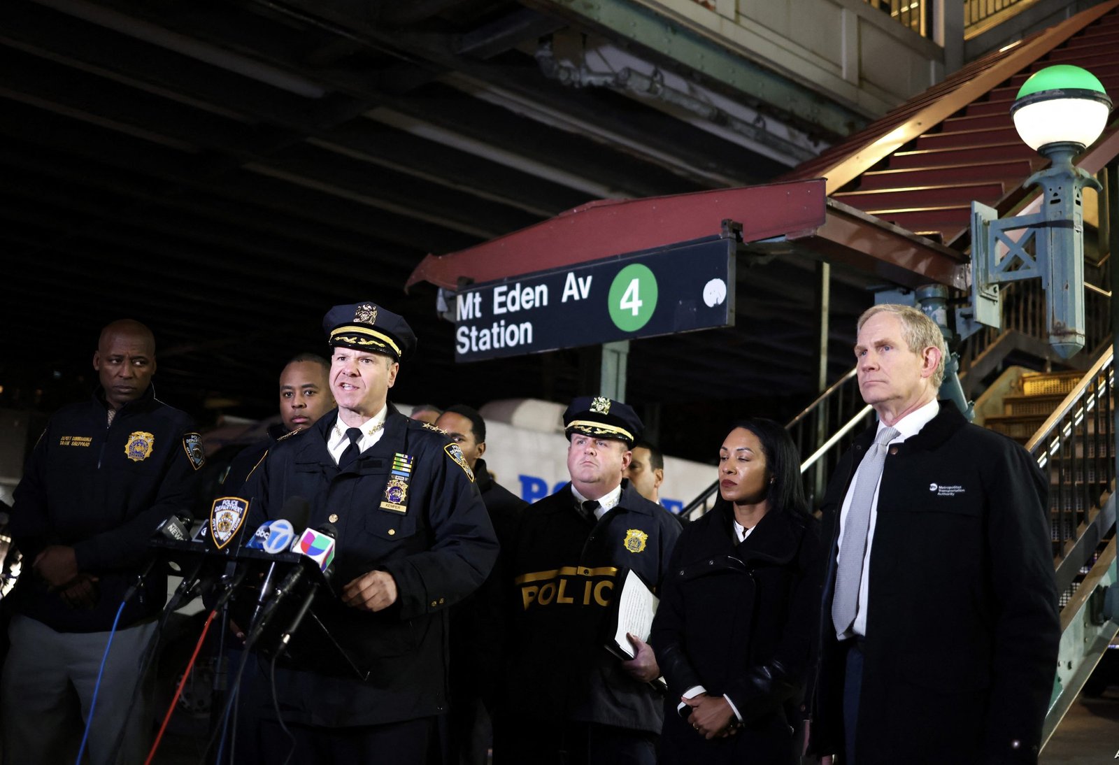 قتيـل وخمسة جرحـى بإطلاق نار في محطة للمترو في نيويورك