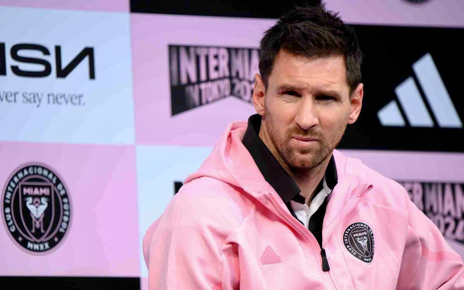 ميسي يصر على أن غيابه عن ودية في هونغ كونغ كان بسبب الإصابة