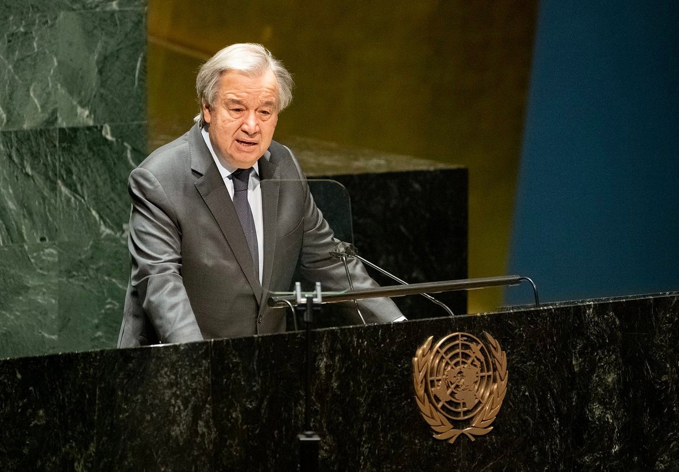 غوتيريش يدعو إلى مواجهة التهديدات “المترابطة” المحدقة بالمناخ والأمن الغذائي والسلام