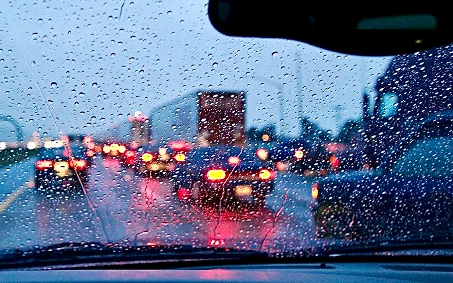 ردو البال .. وزارة التجهيز تهيب بمستعملي الطرق توخي الحذر