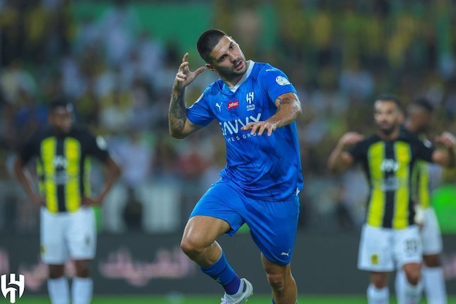 الهلال يتفوق على الاتحاد بثنائية في الكلاسيكو