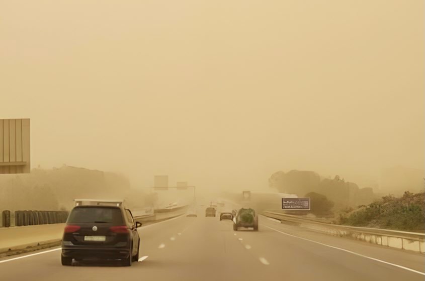 ردُوا البال رياح قوية .. الشركة الوطنية للطرق تُحذر مستعملي الطريق السيار “تازة-وجدة”