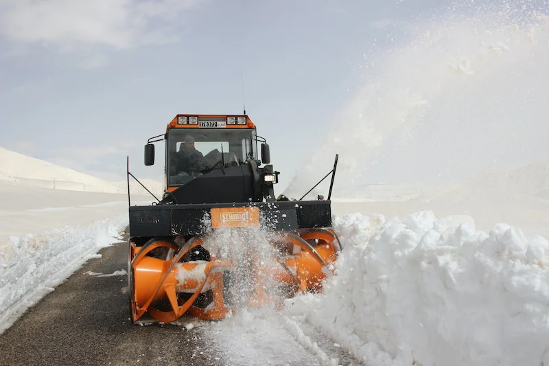 أمطار قوية وتساقطات ثلجية بعدد من مناطق المملكة اليوم وغدًا الأربعاء