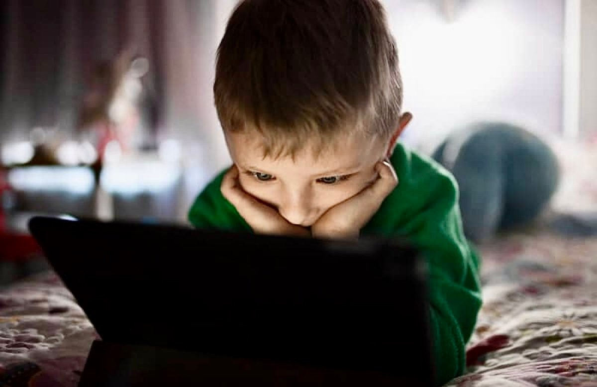 الصحة العالمية: طفل من كل ستة يتعرض للمضايقة عبر الإنترنت