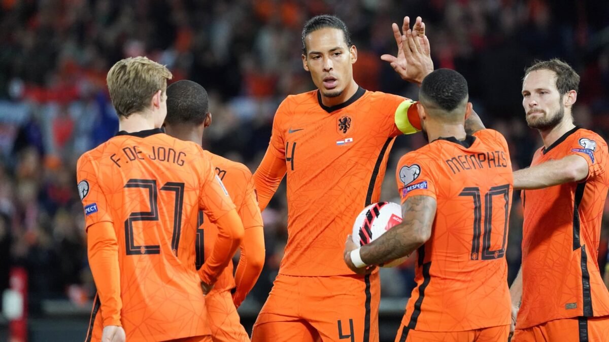 هولندا تحقق فوزًا عريضًا على إسكتلندا
