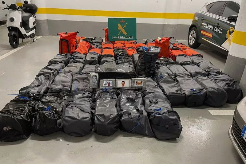 تنسيق مغربي إسباني يطيح بشبكة لتهريب المخدرات عبر مروحيات