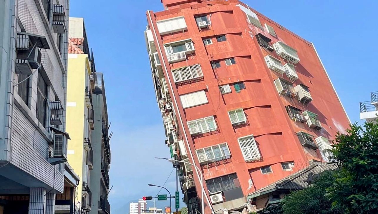 9 قتلى ومئات الجرحى في زلزال هو الأعنف في تايوان منذ 25 عاما