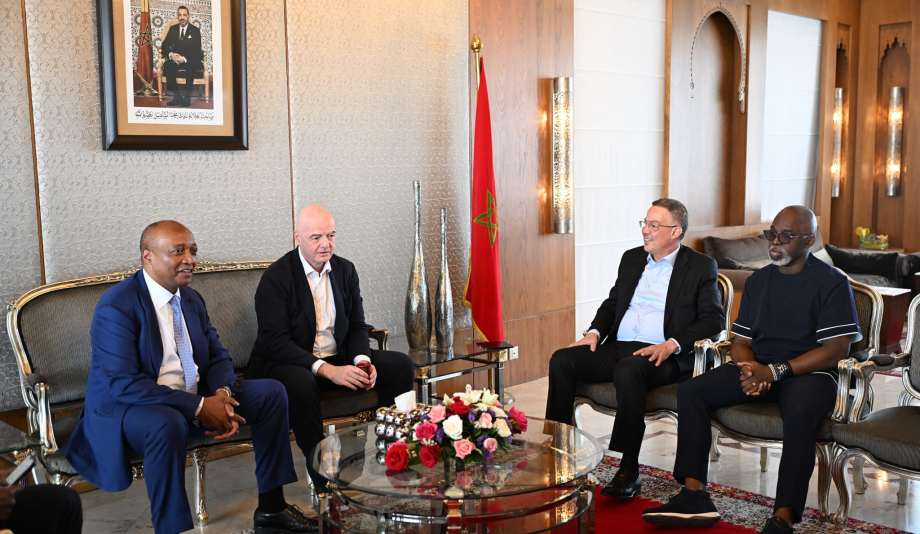 رئيس الاتحاد الدولي لكرة القدم يحل بالمغرب