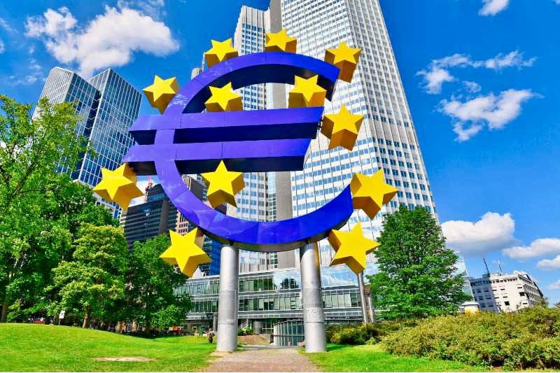 البنك الأوروبي يُبقي على معدل الفائدة عند 4,5 في المائة