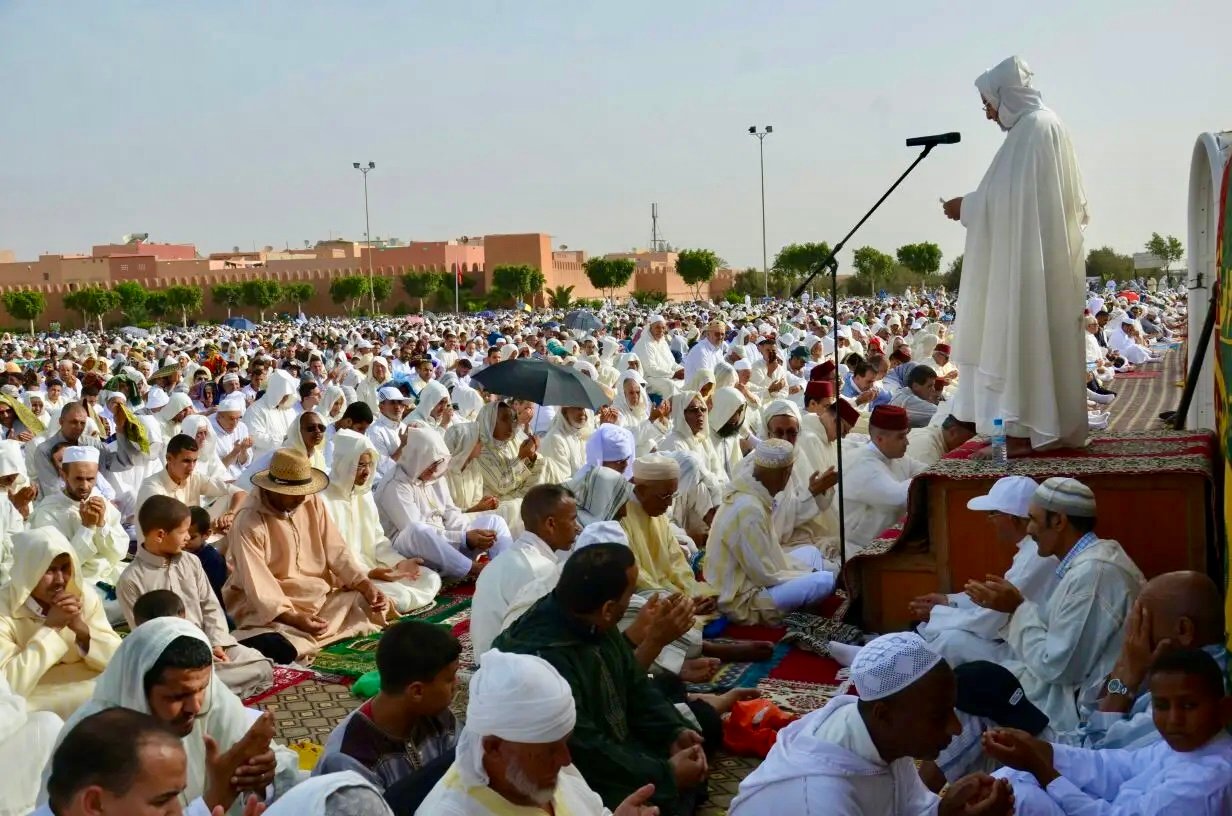 الحكومة توافق على الجمعة عطلة استثنائية إذا صادف عيد الفطر يوم الأربعاء