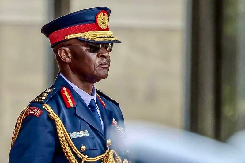 مصرع قائد الجيش الكيني وتسعة قادة عسكريين في تحطم مروحية