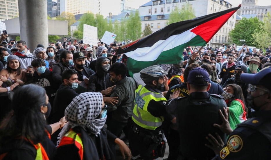 أمريكا توقف 93 شخصا بسبب دعم غزة