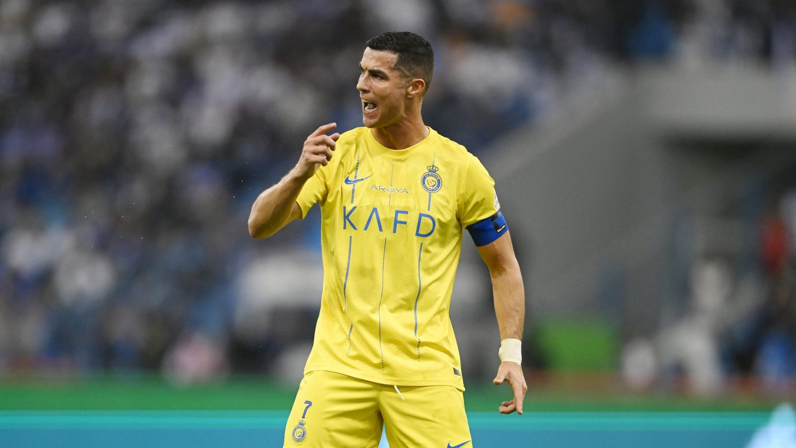 فيديو: طرد رونالدو من ديربي الهلال والنصر