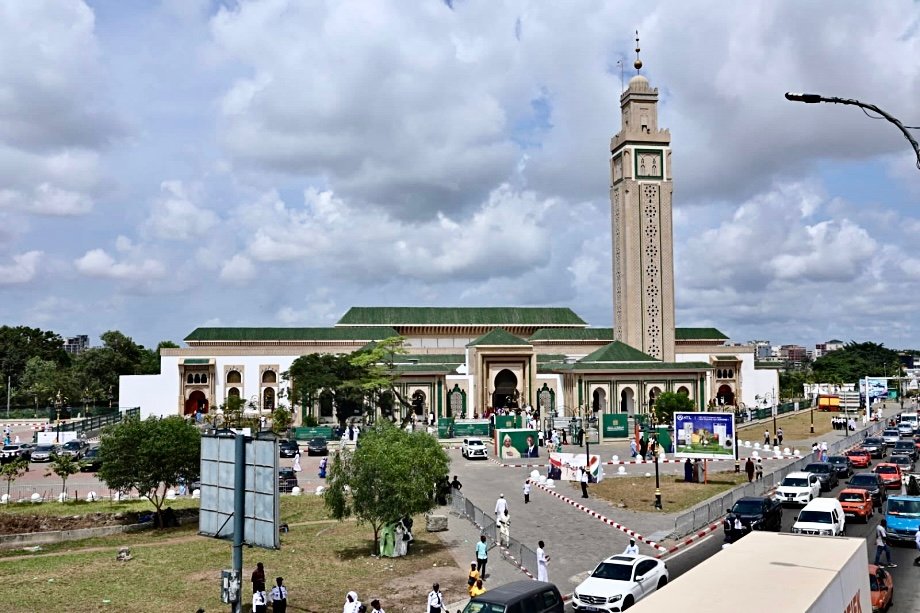 إفطار جماعي بمناسبة الافتتاح الرسمي لمسجد محمد السادس بأبيدجان