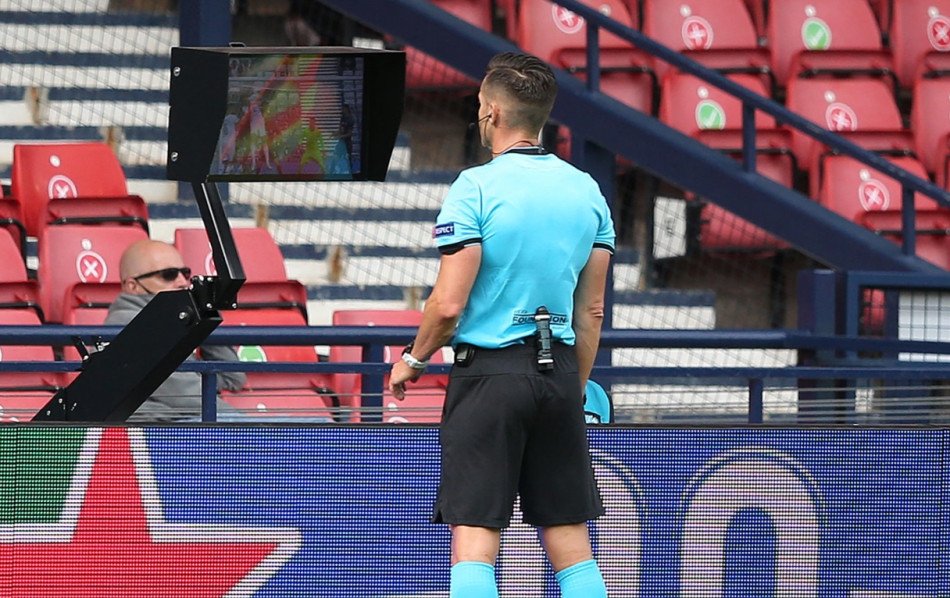 تطبيق نظام التسلل شبه الآلي للمرة الأولى في الدوري الإنجليزي