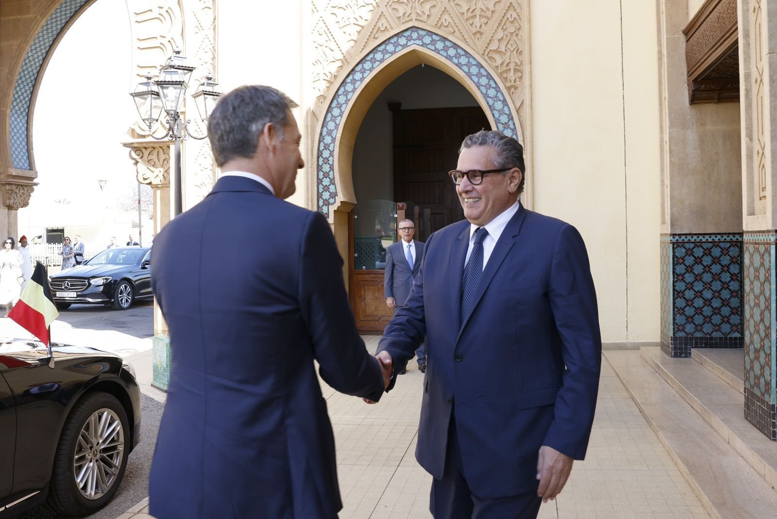 أخنوش يجري مباحثات مع الوزير الأول البلجيكي