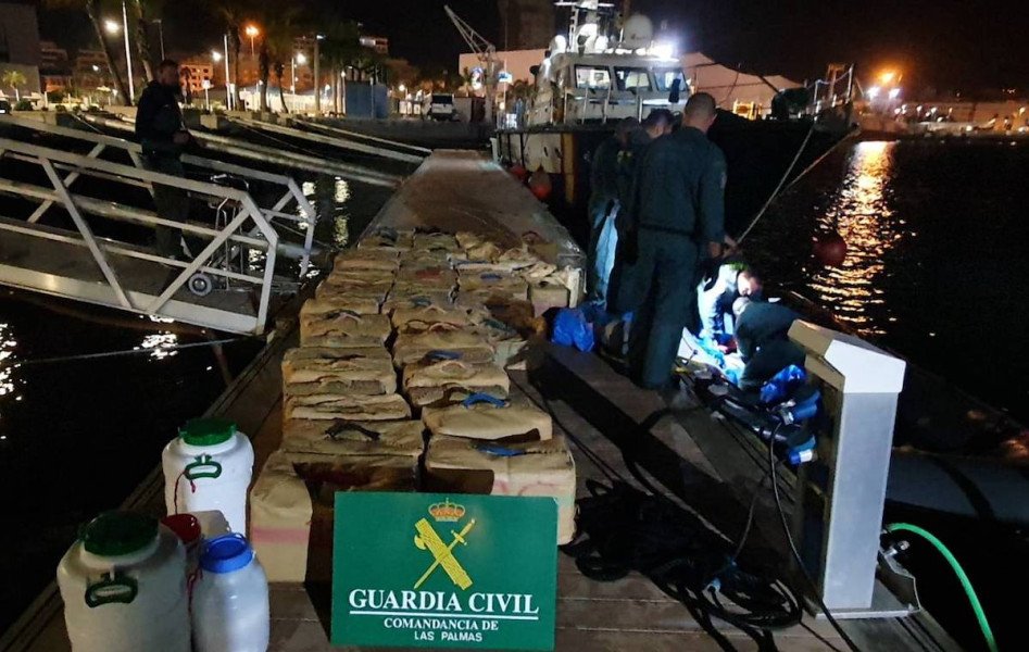 بالتنسيق مع المغرب.. إسبانيا تحبط محاولة تهريب كمية كبيرة من المخدرات في جزر الكناري