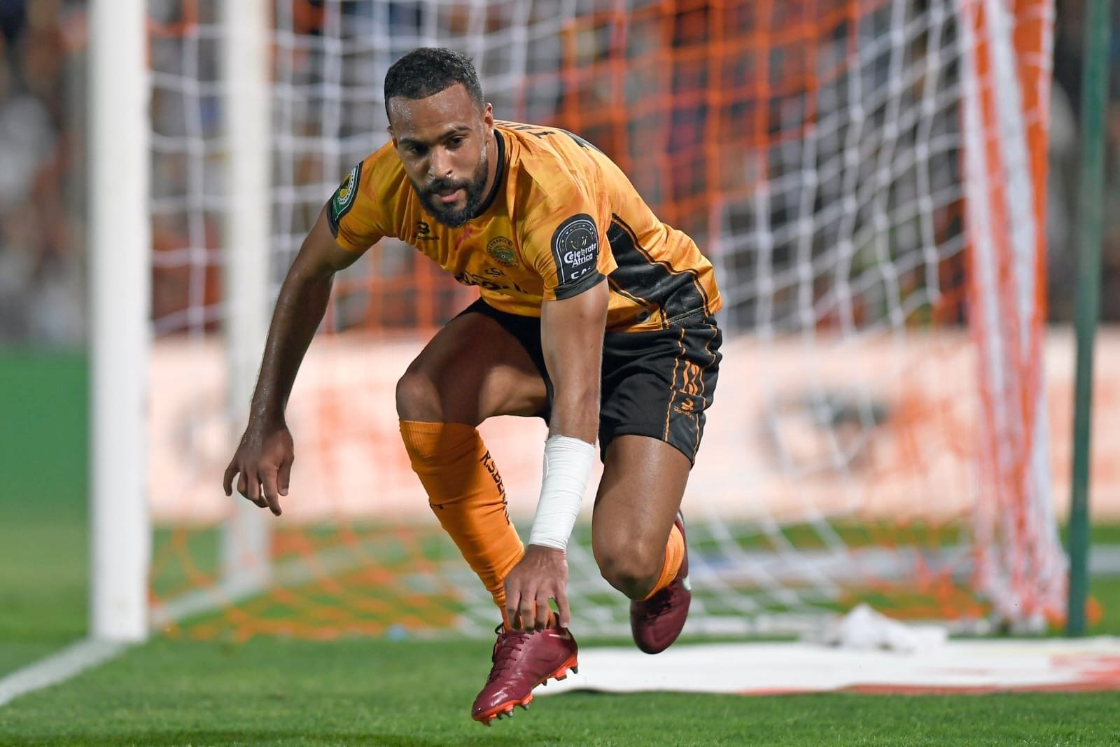 نهضة بركان يكشف مدة غياب اللاعب عادل تاحيف