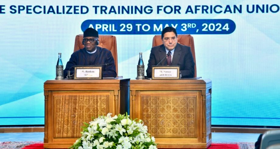 مفوض الاتحاد الإفريقي للشؤون السياسية يشيد بجهود المغرب لتعزيز الحكومات الديموقراطية