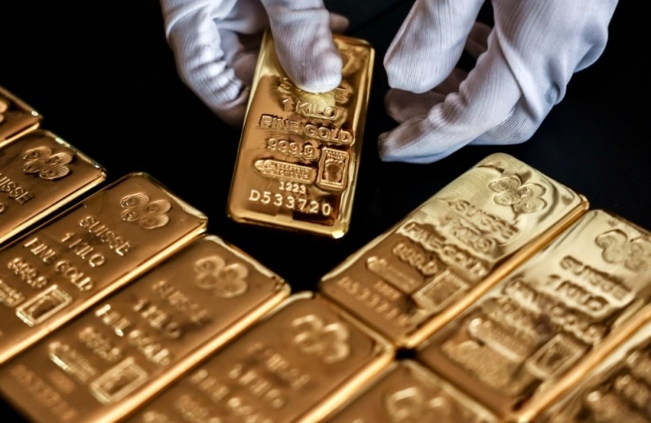 تراجع أسعار الذهب متأثرا بمؤشرات حول رفع سعر الفائدة في الولايات المتحدة