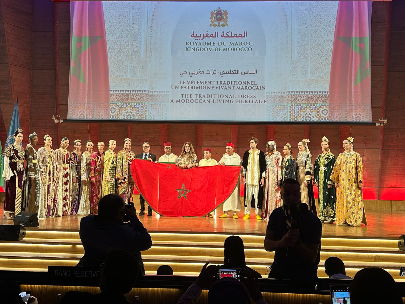 القفطان المغربي يتألق خلال الأسبوع الإفريقي لليونسكو