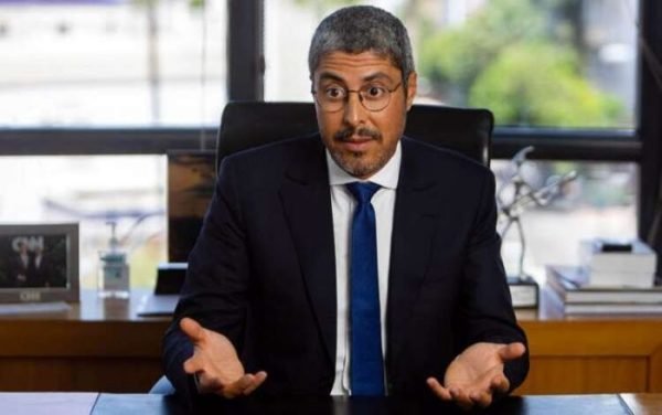 تنصيب المدير العام الجديد للمكتب الوطني للمطارات