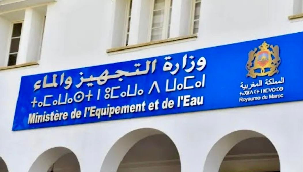 وزارة التجهيز تعلن دخول طریق تادارت الخدمة