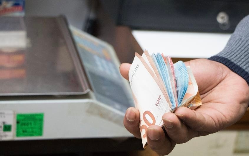 تحويلات مغاربة الخارج تواصل الارتفاع