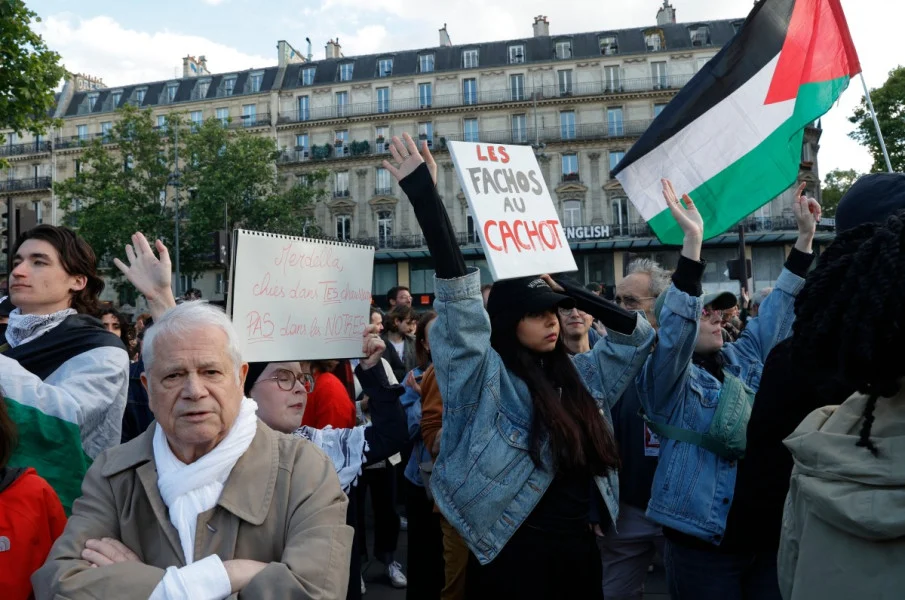 حزن وخوف في صفوف المهاجرين في فرنسا بعد فوز اليمين المتطرف