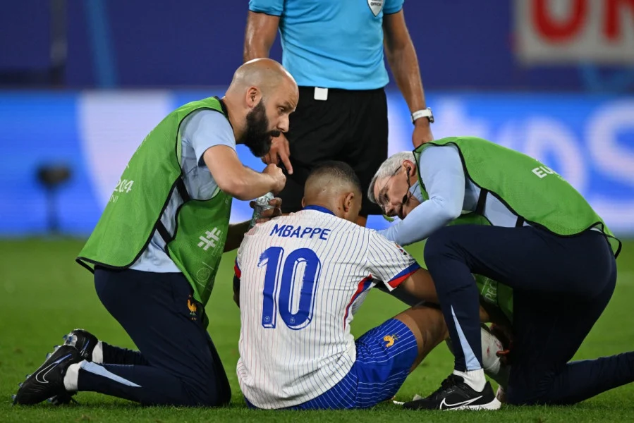 مشاركة مبابي ضد هولندا “ما زالت غير مؤكدة”