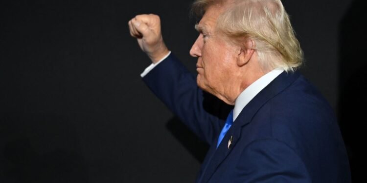 “ترامب” يعقد أول مؤتمراته الانتخابية بعد محاولة اغتياله