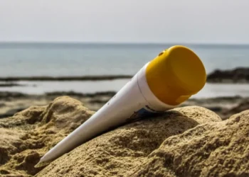 التضليل يجتاح مواقع التواصل حول المستحضرات الواقية من الشمس