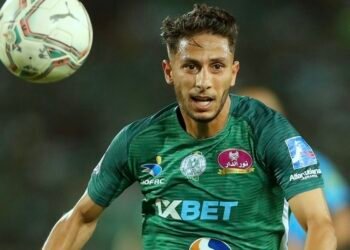 زينباور يصطحب نجم الرجاء الرياضي إلى الوحدة السعودى