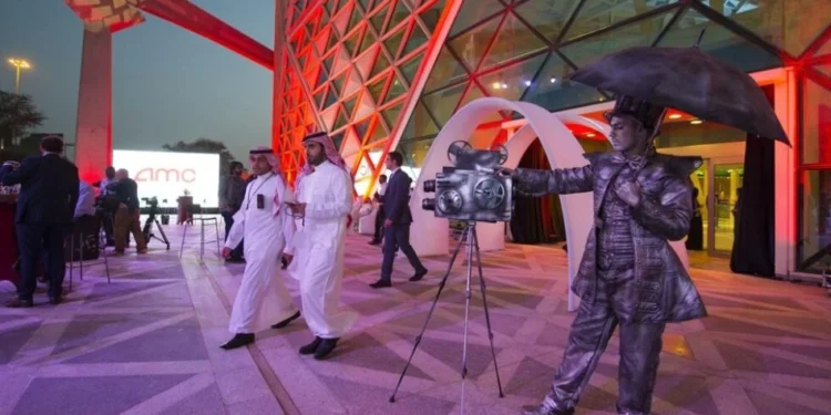 السعودية .. إطلاق جائزة القلم الذهبي للرواية