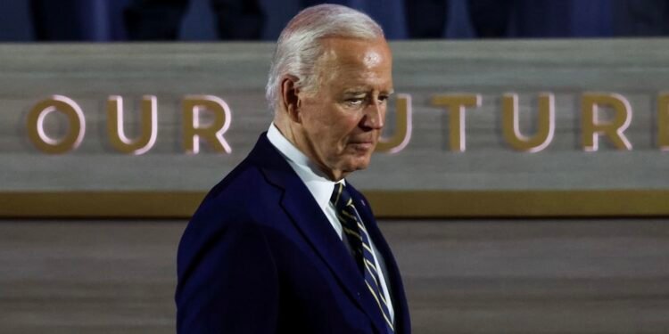 البيت الأبيض يدافع عن صحة بايدن