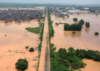 ارتفاع حصيلة ضحايا الفيضانات جنوب غرب الصين