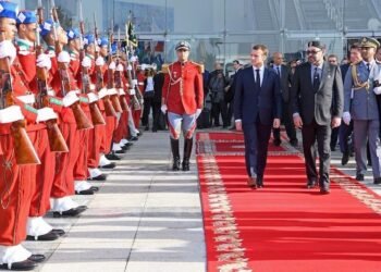 الملك يدعو ماكرون إلى زيارة المغرب