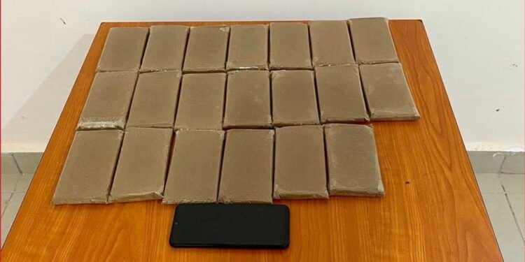 بُوليس العيون شْدو أربعيني كيتاجر فالشيرا