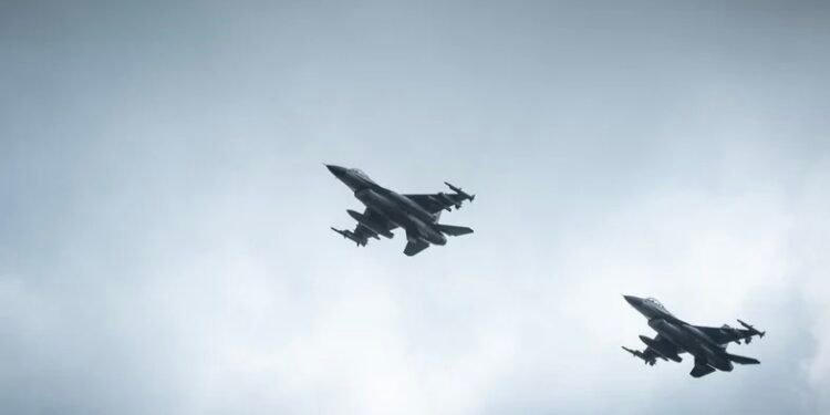 أوكرانيا تتبنى هجوما على قاعدة جوية روسية