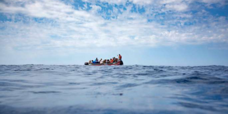 البحرية الملكية تقدم المساعدة لـ124 مرشحا للهجرة غير النظامية بالداخلة
