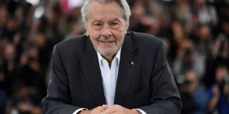 وفاة الممثل الفرنسي ألان ديلون