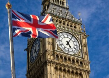 الدين العام يصل أعلى مستوى في بريطانيا