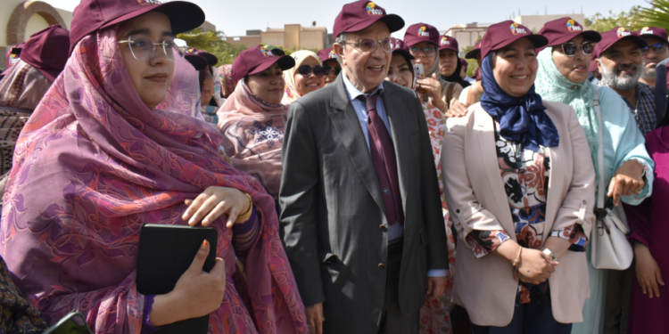 الحليمي يقوم بزيارة مركزين لتكوين المراقبين والباحثين المشاركين في الإحصاء العام بالداخلة