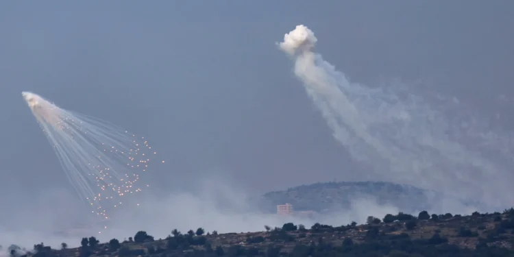 حزب الله يتجنب ضرب أهداف حيوية في إسرائيل خشية رد انتقامي