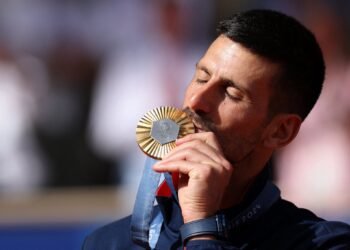 في مباراة مثيرة.. دجوكوفيتش يثأر من ألكاراز ويتوح بأول ذهبية أولمبية