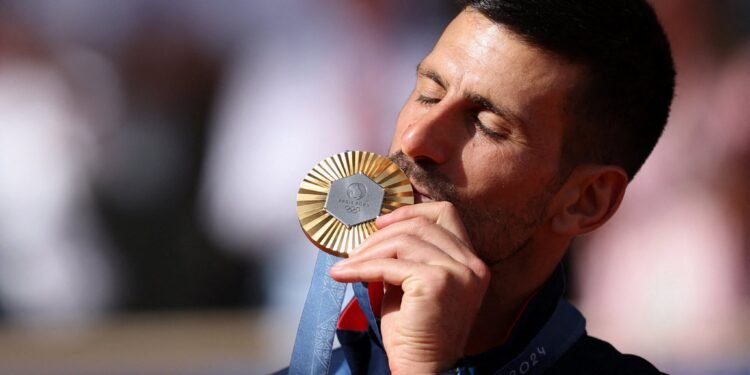 في مباراة مثيرة.. دجوكوفيتش يثأر من ألكاراز ويتوح بأول ذهبية أولمبية