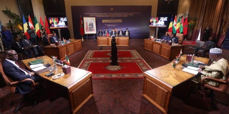 وزراء خارجية منظمة التعاون الإسلامي يشيدون بمبادرات جلالة الملك لتعزيز التعاون والتكامل بين الدول الإفريقية